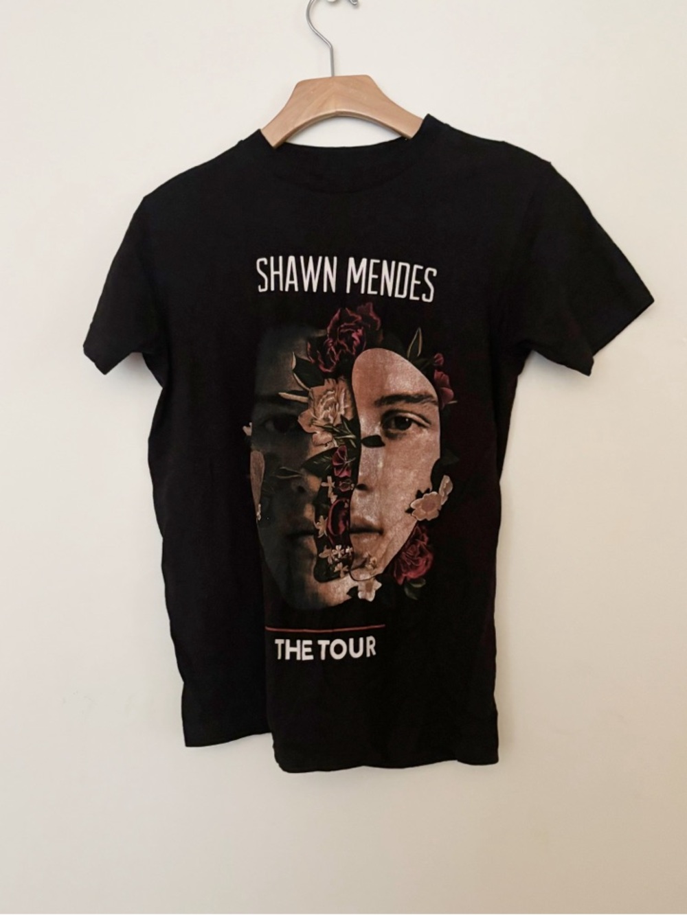 Shawn Mendes 'The Tour' Graphic T-Shirt Womens Size Small Black Concert Casual